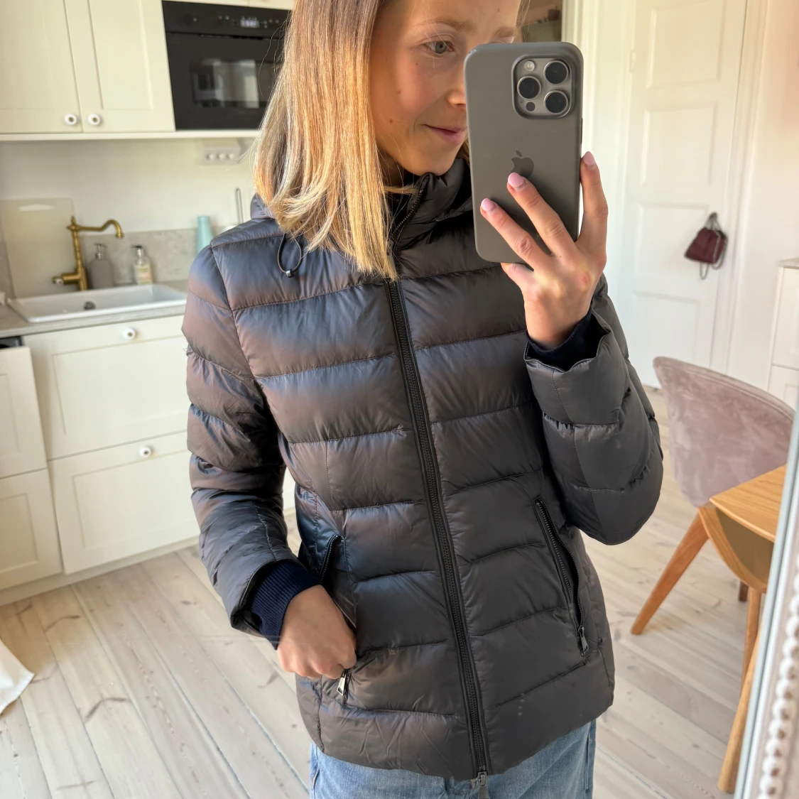 Grå pufferjacka från Massimo Dutti - 90