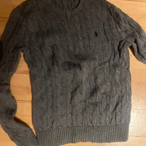 Polo rauphl lauren cable knit  - Tänkte sälja för att jag inte använder den längre, 10/10 i skick, storlek S. Pris går att diskutera 