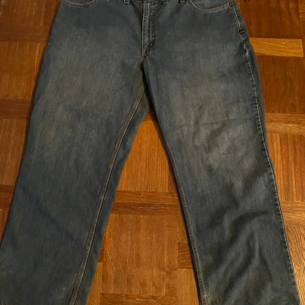 Ganska använda men endå ser ut å va typ ny skick bra kvalite väldigt baggie . Jeans & Byxor.