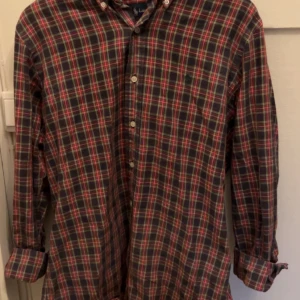 Ralph Lauren rutig skjorta - Bondig men limiterad
