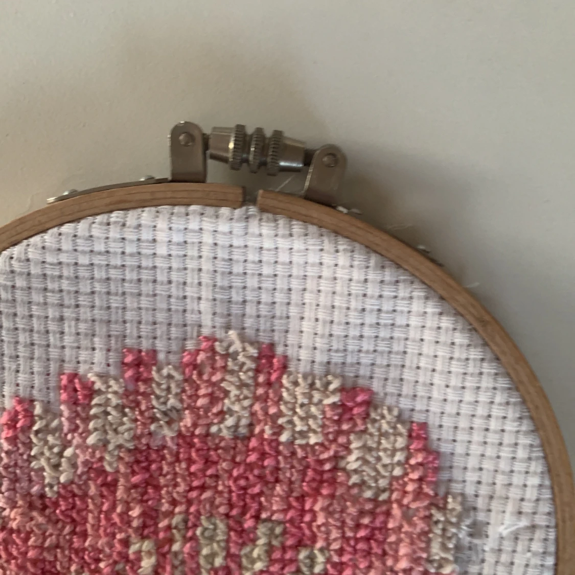 Hemgjord broderi 🪡 fin rosa snäcka 10kr+frakt - 93