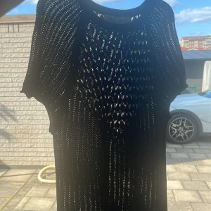 Tröja från zara - Säljer den här coola tröjan från zara som inte kommer till användning💗