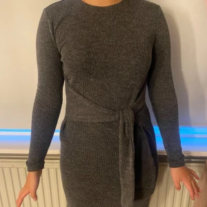 Stickad klänning - En lite varmare klänning som passar perfekt till höstens kyla 