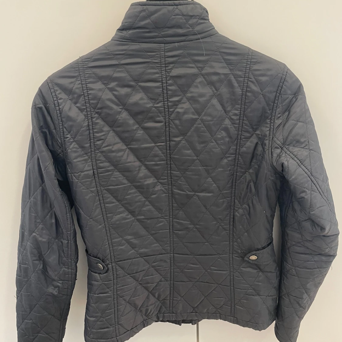 Grå Barbour-jacka  - 93