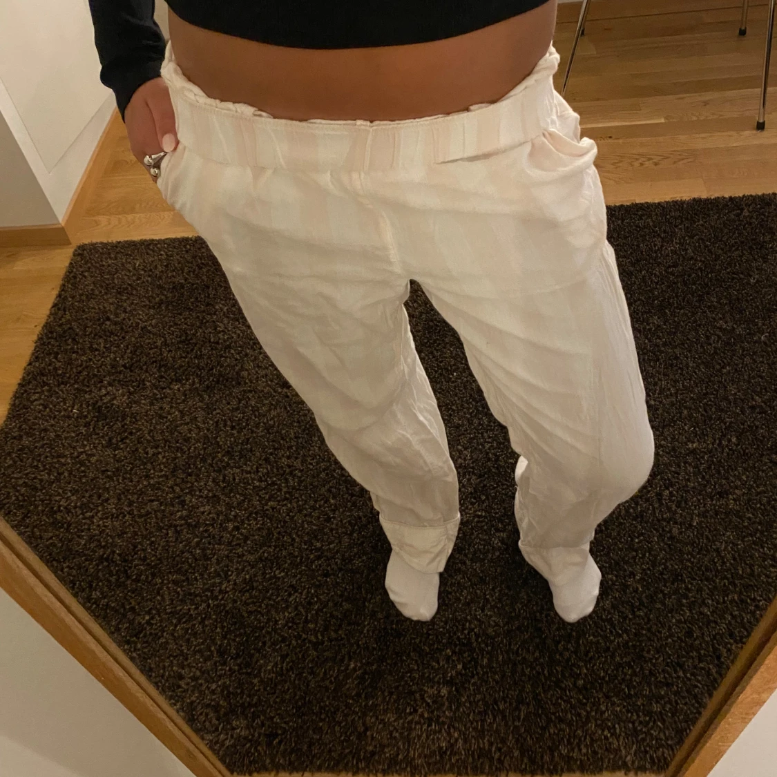 JÄTTE snygga rosa/vita randiga pyjamasbyxor - 90