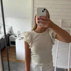 Söt topp - Topp från Zara, bra skick💕