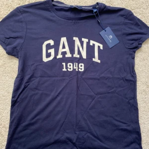 Gant T-shirt  - Säljer denna fina helt oanvända gant T-shirt 💕