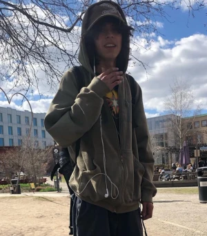 Everlast hoodie - En gamla favorit som tyvärr inte längre kommer till användning. Pris kan diskuteras 💯💯