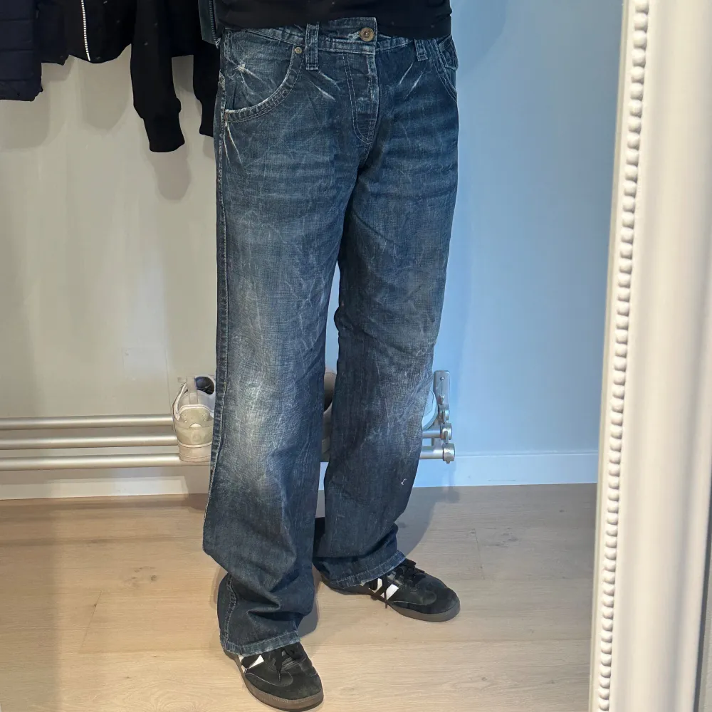 34/34  Midja 43cm Inseam 83cm. Jeans & Byxor.