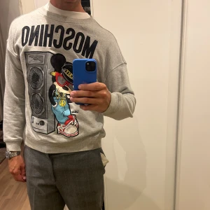 Moschino x HM sweatshirt  - Sweatshirt från collab mellan Moschino och HM. Storlek L  Bra skick  