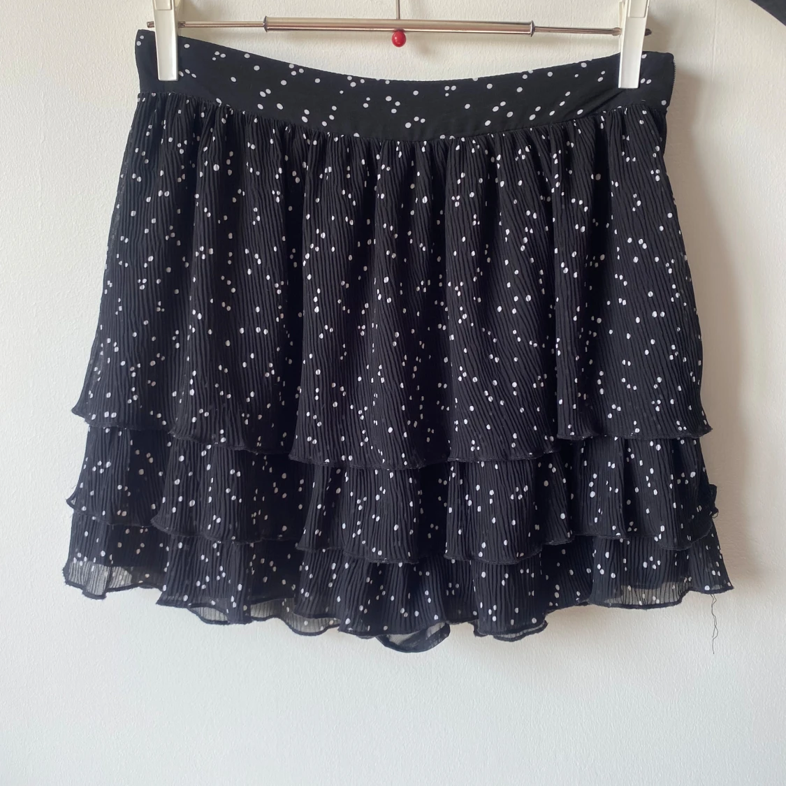 Svart prickig kjol från Zara