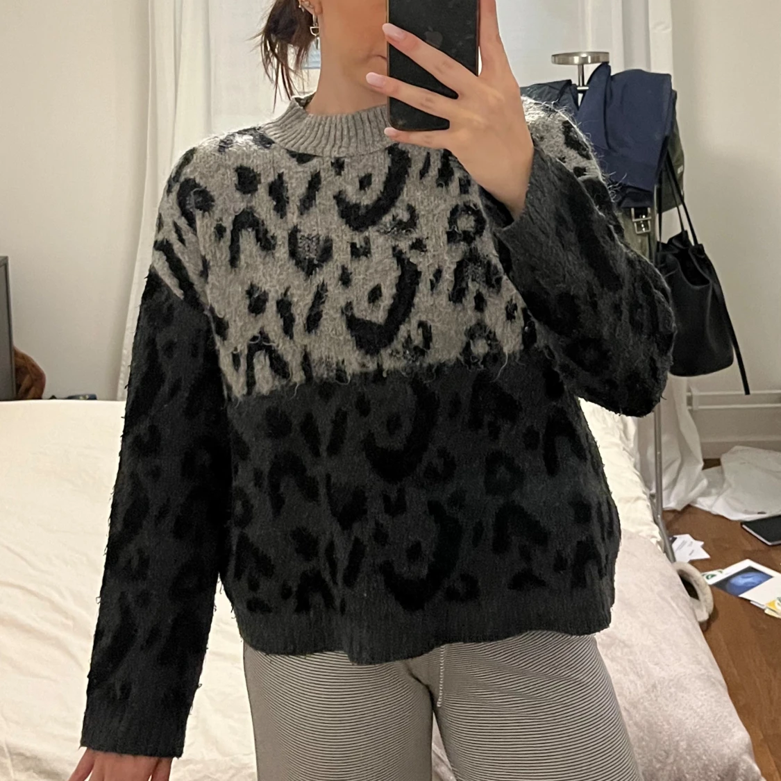 Stickad tröja leopard - 90