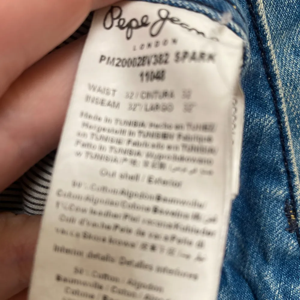 Pepe jeans i w32   Supersnygga använda ett fåtal gånger. En pytte liten däck på höger sida lår, går eventuellt bort i tvätten.   Djur och rökfritt hem . Jeans & Byxor.