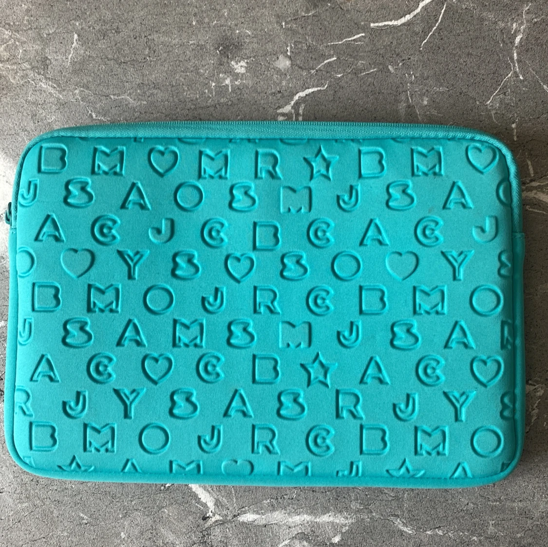 Marc Jacobs datorfodral  - 90