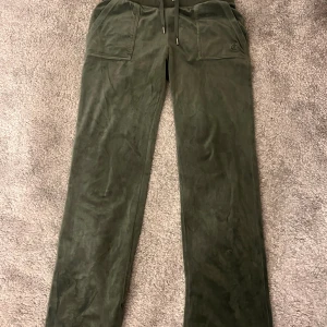 Juicy couture gröna - Storlek L.   knappt använda väldigt bra skick