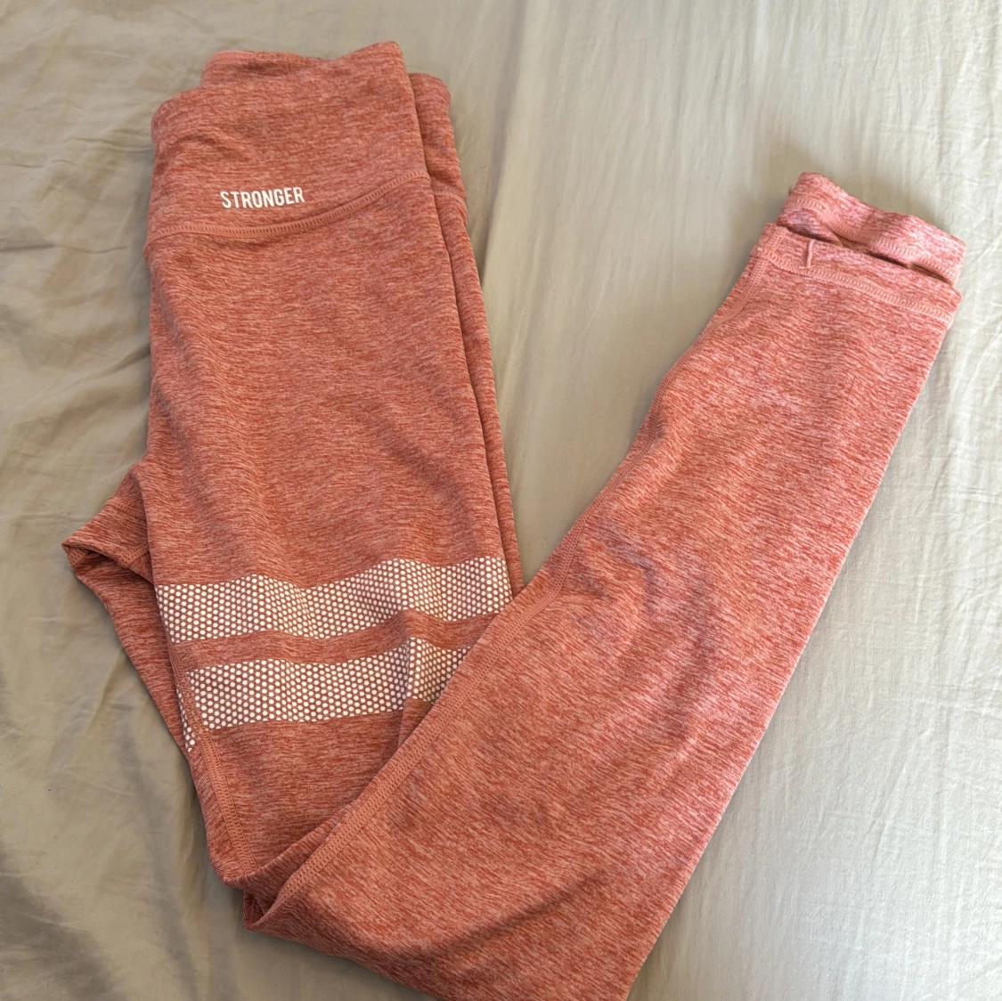 Rosa leggings från Stronger