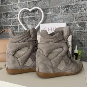ISABEL MARANT? - Fint skick storlek 38, 950kr plus frakt. LIKNADE marant så dom är inte äkta🩷