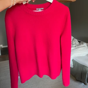 Kashmir tröja cos - Kashmir tröja i väldigt fint skick från cos