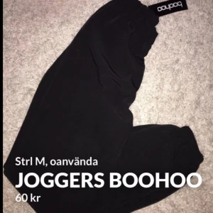 Joggers från Bohoo - Väldigt sköna och snygga, såväl praktiska då modellen är simpel och passande till allt 🖤