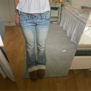 Lågmidjade diesel jeans bootcut  - Supersnygga diesel jeans som jag säljer vidare då dom inte passade på mig!!💕 lånade bilder