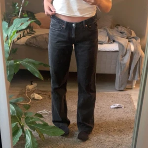 Weekday jeans - ”Arrow low” jeans från Weekday. Säkjer då de blivit för småa på mig. Fint skick