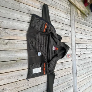 Parajumper cardigan  - Säljer de på grund av att den är för liten den storlek Y-M är som S i storlek 