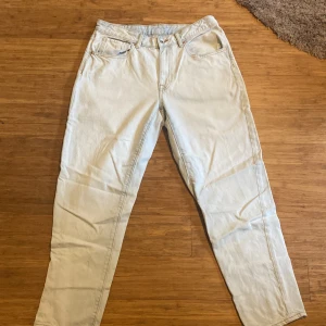 Vailent baggy/straight fit jeans - Nyskick, bra och skönt material, ljusblå 600kr nypris