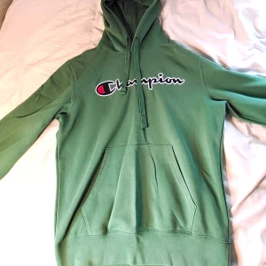 Champion hoodie - Grön Champion hoodie i storlek M