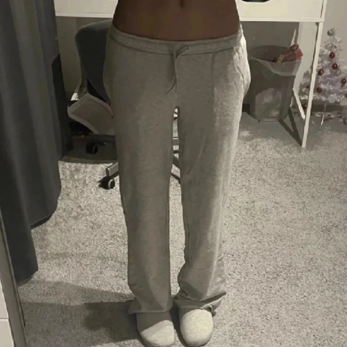 Lågmidjade mjukisbyxor BikBok