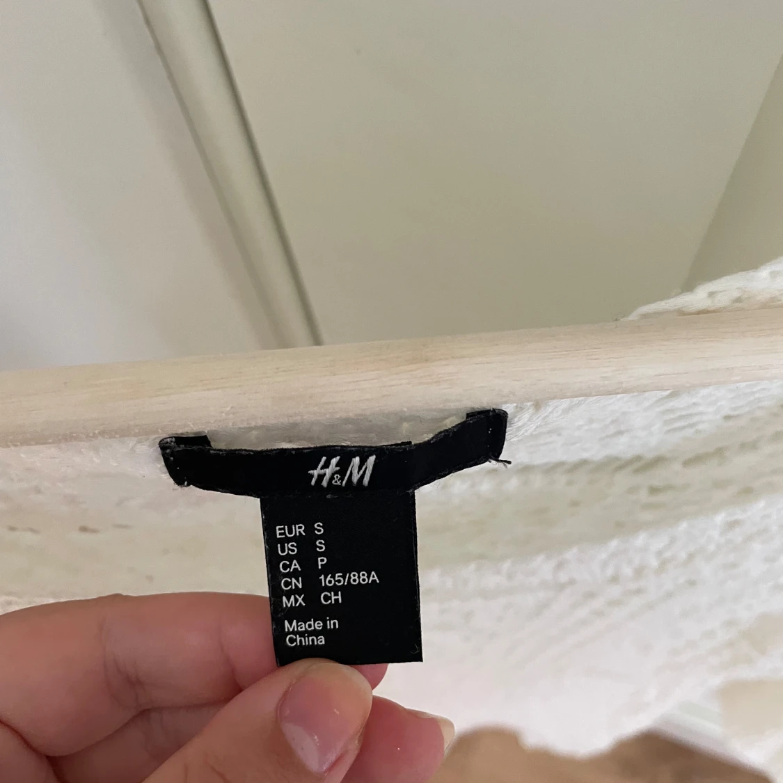 Vit stickad klänning från H&M - 91
