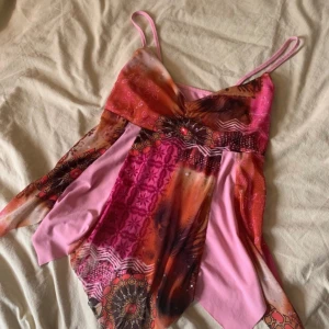 Top - Säljer jättesöt topp🌸