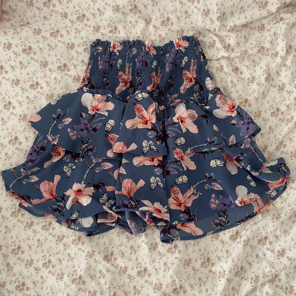 kort blommig kjol💗