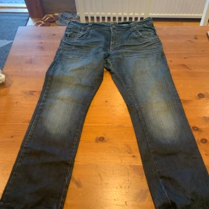 Fishbone jeans - Vintage Fishbone jeans i fint skick 36/32 men passar som 34/32