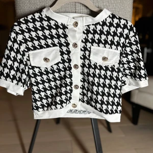 Vit&svart tröja  - Tröja vit&svart