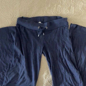 Mjukisbyxor - Säljer mina lågmidjade mjukis byxor från Gina eftersom dom ör för små för mig💕