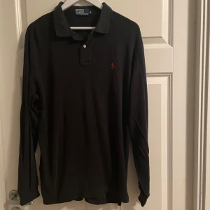 Ralph Lauren Pike - Säljer denna feta Ralph Lauren piken i storlek M/L. Använd några gånger och i toppskick. Pris kan alltid diskuteras.💰