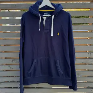 Ralph Lauren Hoodie i bra skick | Storlek L | INGA BYTEN 