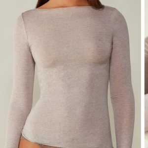 Intimmissmi tröja  - Beige tröja i karshmir i jätte bra skick!🥰🥰