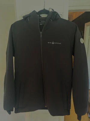 Sail racing jacka - Strl 160-170cm Ny pris 2,2k 