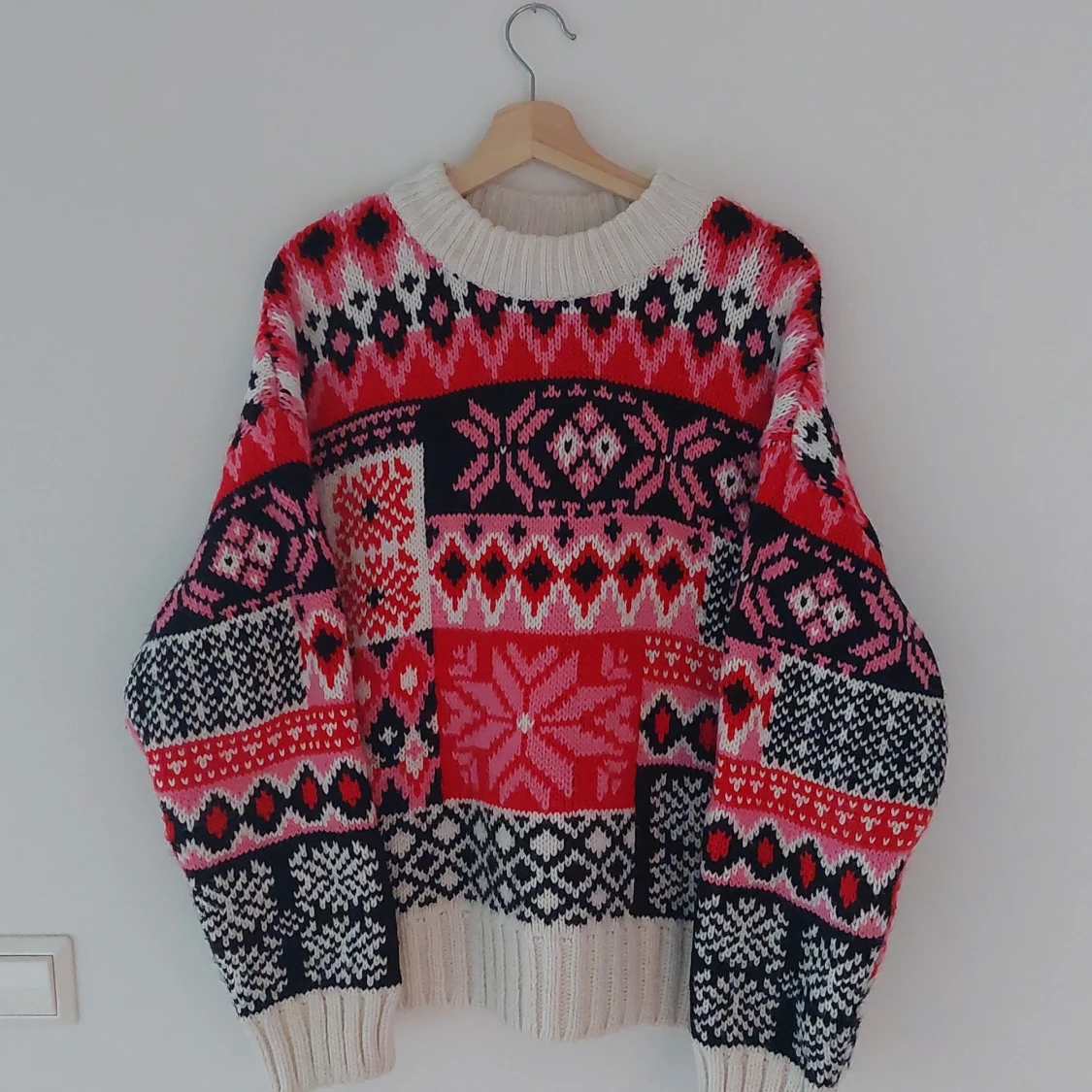 Färgglad stickad tröja från H&M