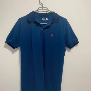 Ralph lauren pike - Ralph lauren pike i jätte bra skick, Inga skador eller fläkar! nypris ligger på cirka 1000kr