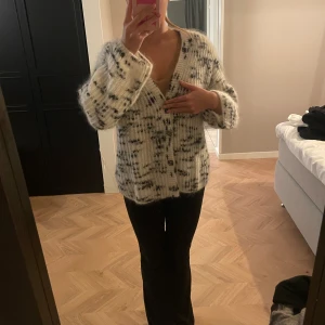 Kofta hm - Kofta med mönster från hm