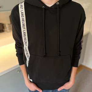 Discontinued Helmut Lang hoodie köpt på Vestiaire | Är 185 & 70kg | Nypris: runt 4000kr - Mitt pris: 1499