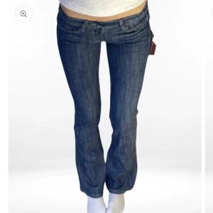 Low waist jeans - Mörkblå jeans low waist ifrån miss jeans. Passar xs-s aldrig använda | 💕