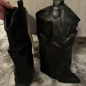 NYA foldboots  - Helt nya folded cowboy boots med klack från plt, storlek 5/eu 38. Passar som 38. 