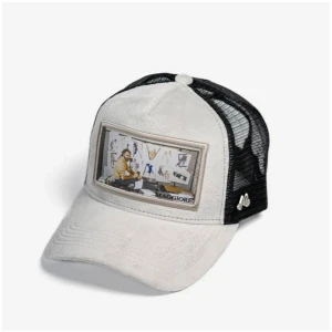 MAGGIORE S3 C6 - Säljer denna keps från MAGGIORE som inte går att få tag på längre, limited edition. Kepsen är i väldigt bra skick, dustbag original box ingår!