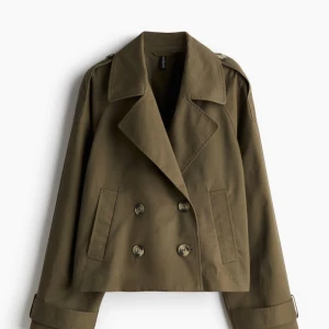 trench coat - använd ett fåtal gånger jättesnygg till hösten