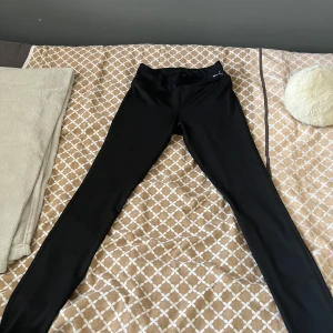 tights puma  - aldrig använda eller provade, var för små. De är i helt nytt skick.