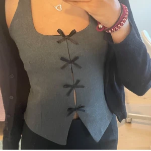 Festtopp från Zara - jättefin topp använd en gång💗