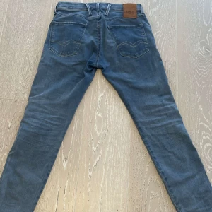 Replay Anbass jeans  - As sköna replay Anbass jeans i nyskick🙌 Strl: 29 